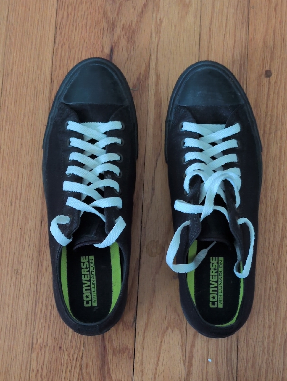 Converse men's Black Low-Top Sneakers with White Laces size 9.5